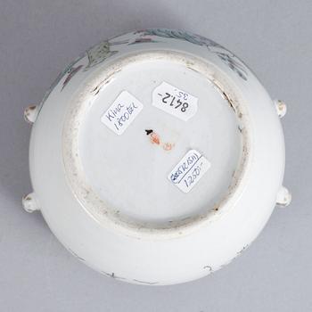 SKÅL MED LOCK, porslin, Kina, 1800/1900-tal.