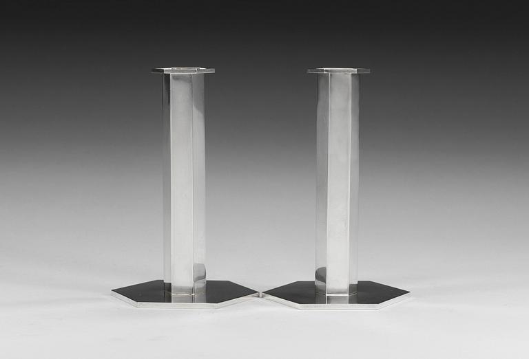 A pair of Wiwen Nilssom sterling candlesticks, Lund 1963.
