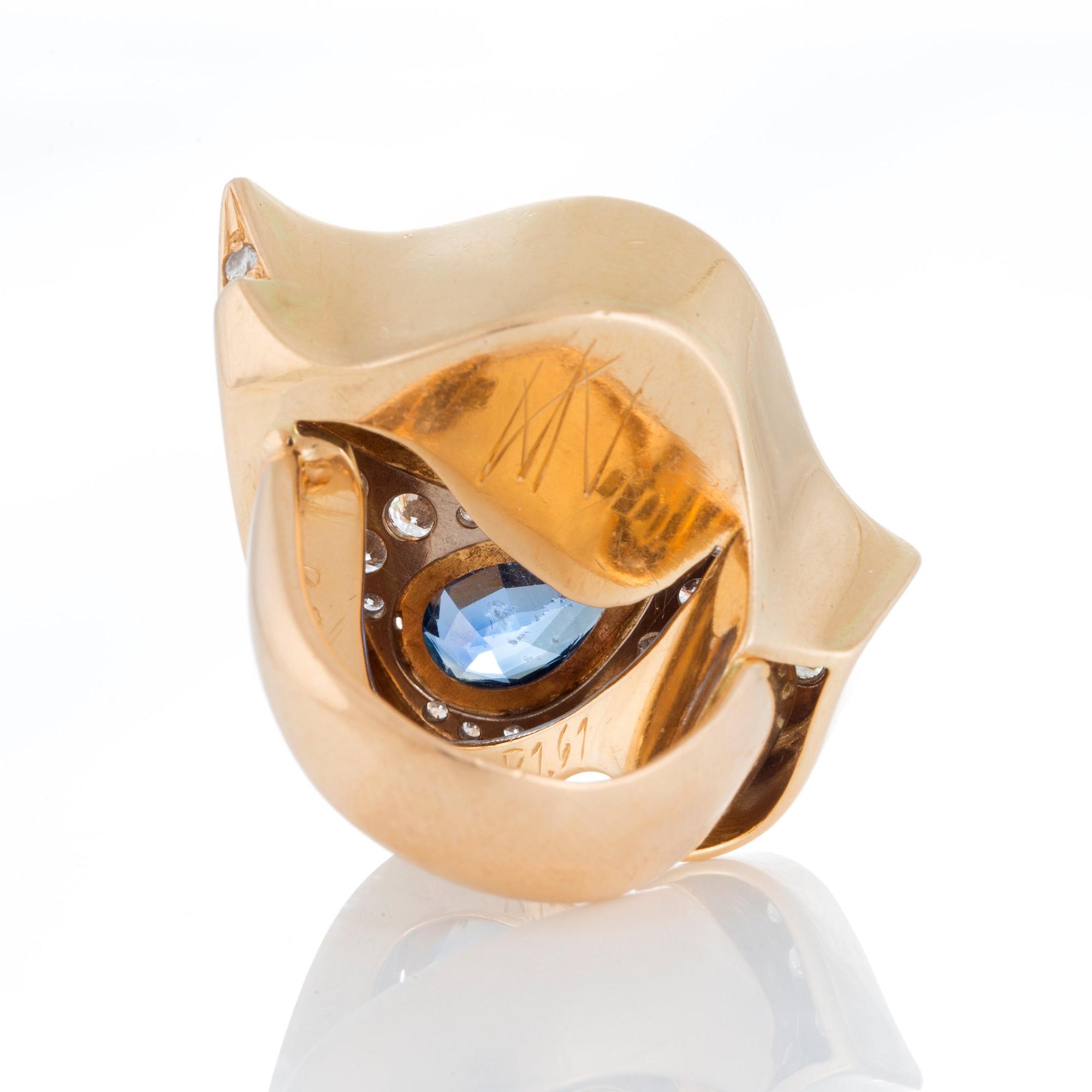 Kristian Nilsson ring med en gul safir 10.10 ct och en blå safir 2.52 ct.