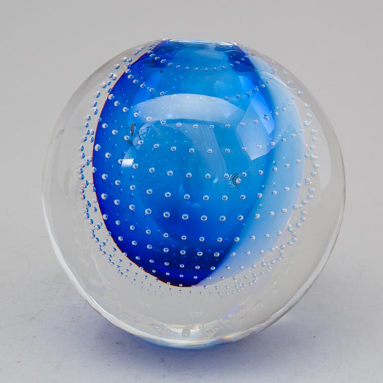 ERIKA LAGERBIELKE, a glass vase from Orrefors, 2001, signed.