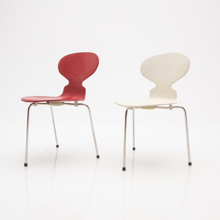 Arne Jacobsen, Miniatures, a pair, "The Ant".
