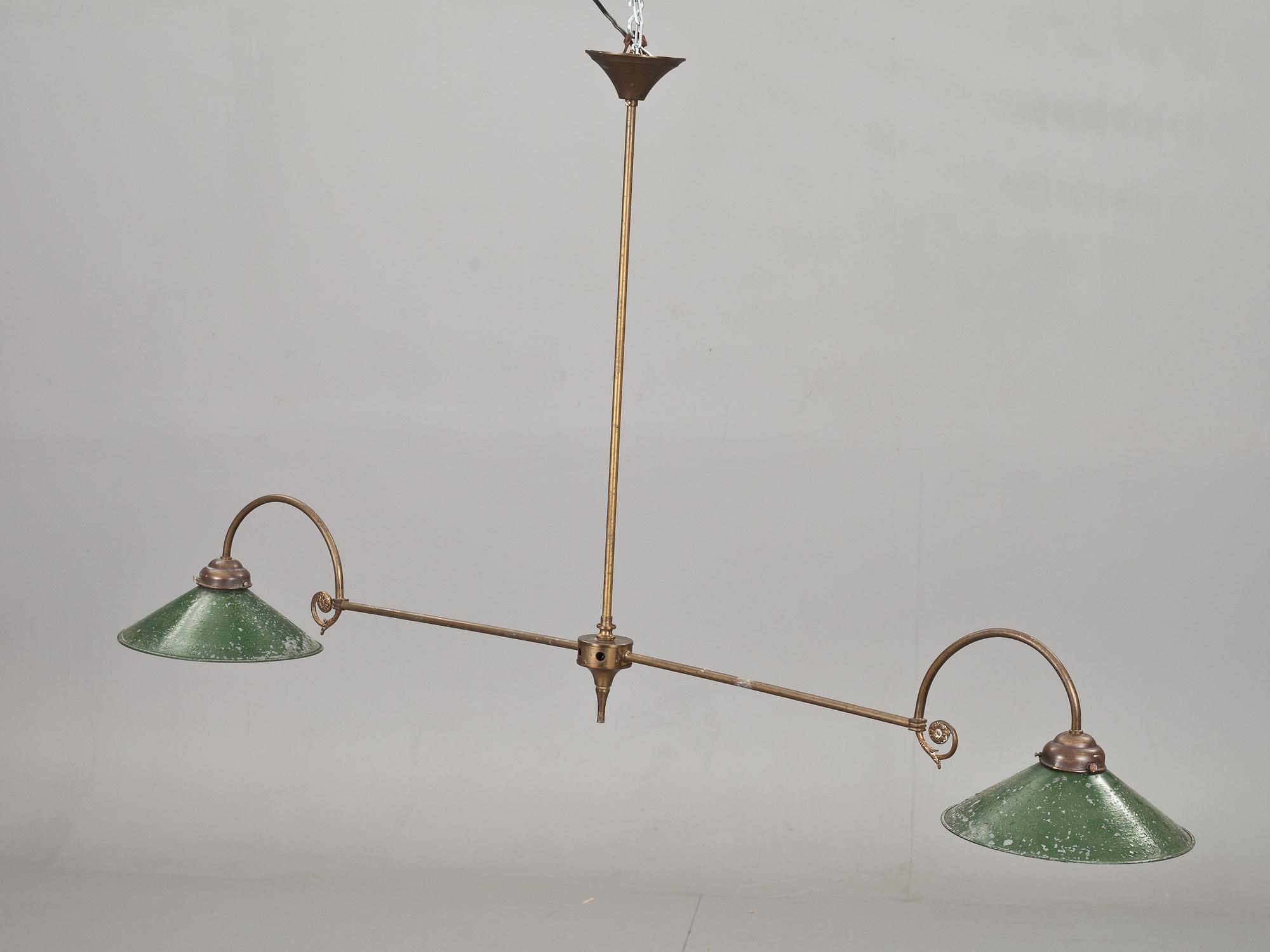 BILJARDLAMPA, 1900-talets första hälft. Höjd 75 cm.