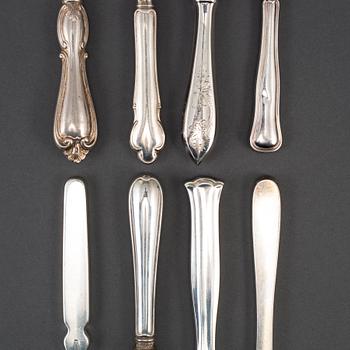 Knivar, 32 st, silver, bl a Tornedal, Svensk Rund, Birgitta, Disa, Saxisk, Olga, Sjösala, Tradition, Gammal Dansk.