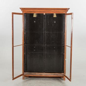 A pair of early 20th century cabinets.