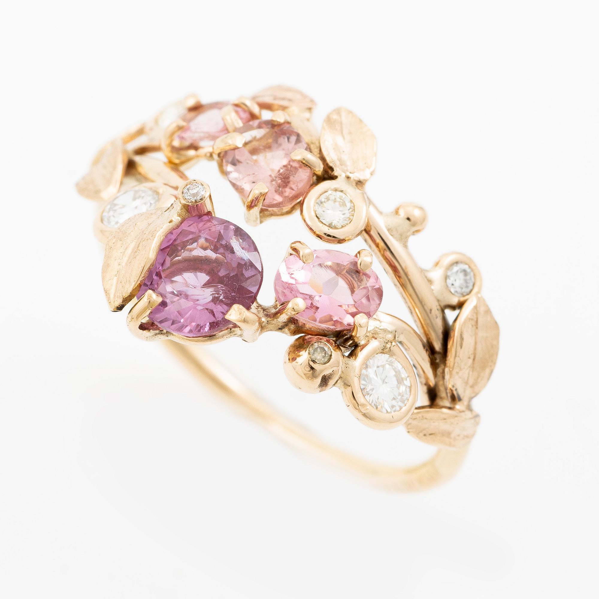 Ring, Mandelstam, 18K guld med rosa turmaliner och briljantslipade diamanter.