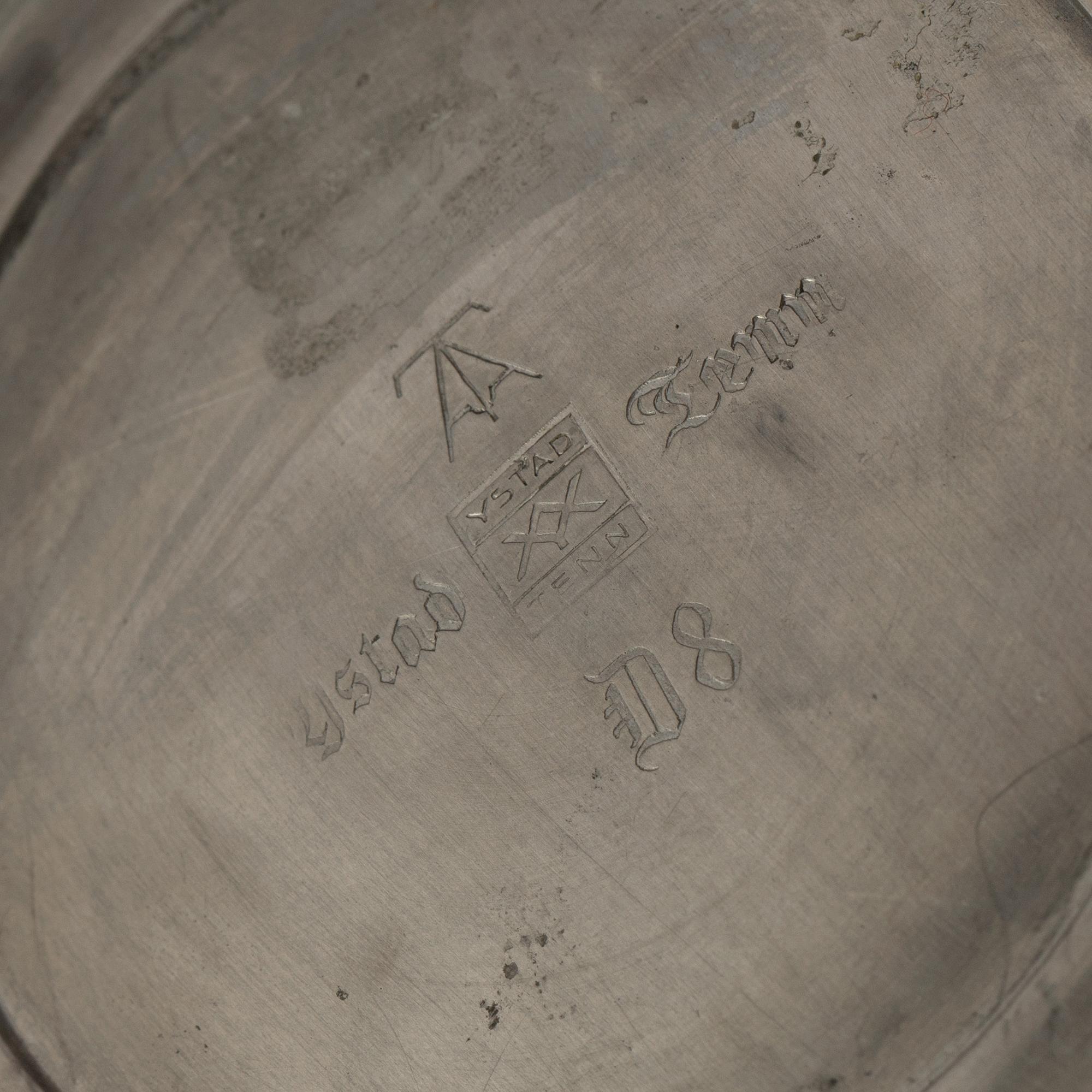 a art deco pewter bowl designed by Anna Thulin year 1930 for Ystad Tenn.