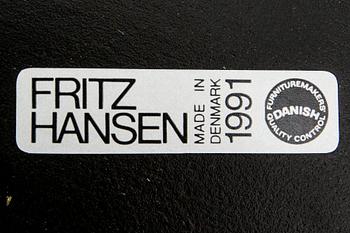 Arne Jacobsen, stolar ett par "Myran" för Fritz Hansen 1991.
