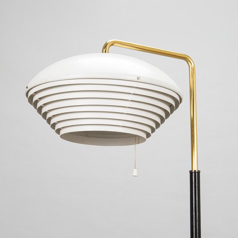 Alvar Aalto, golvlampa modell A811, Valaistystyö.