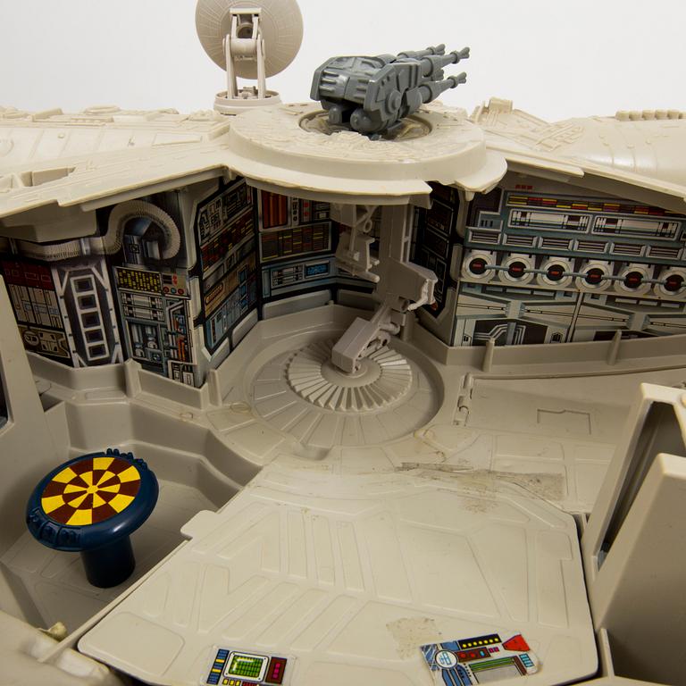 A vintage Star Wars Millennium Falcon Palitoy 1983.