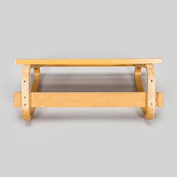 Alvar Aalto, hattuhylly / vaatenaulakko, Artek, 1900-luvun puoliväli.