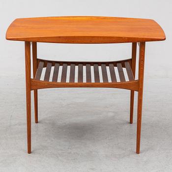 TOVE & EDVARD KINDT LARSEN, a coffee table, model nr 510. France & Søn, Denmark, 1950s.