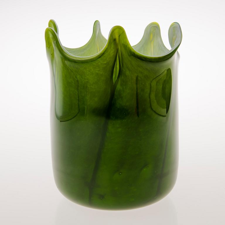 TIINA NORDSTRÖM, a 'Green swirl' art glass signed Tiina Nordström Nuutajärvi 1996.