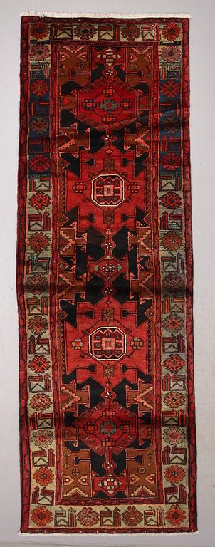 MATTA, galleri, Hamadan, ca 310 x 105 cm.