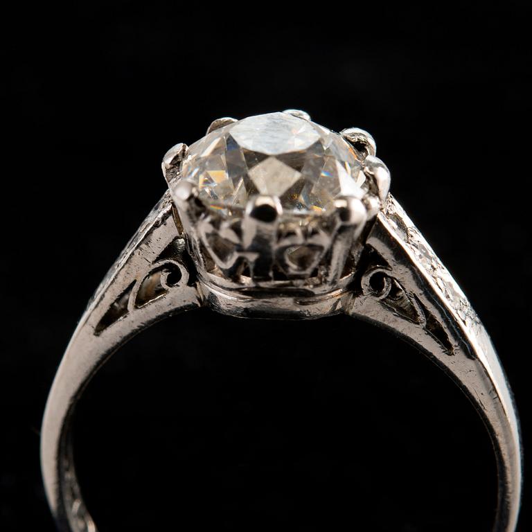 A RING, old cut diamond 2.12 ct. Platinum. Fahlström Stockholm 1954. Weight 4,9 g.