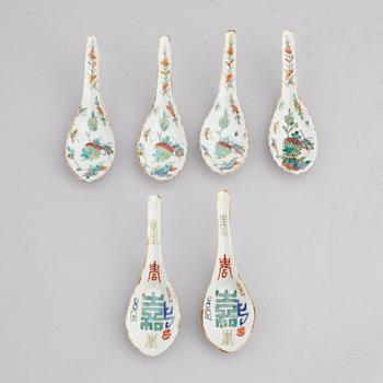 A set of six Chinese porcelain spoons, around the year 1900.