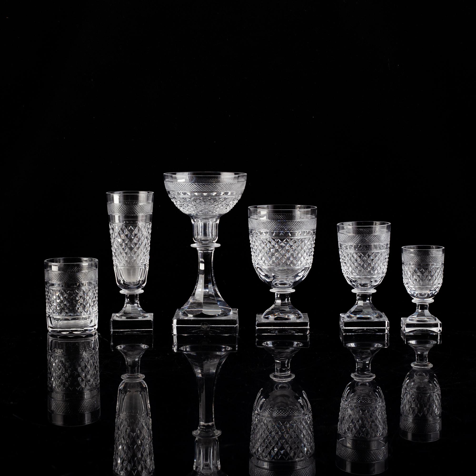 Elis Bergh, a part 'Kent' glass service, Kosta Boda (48 pieces).