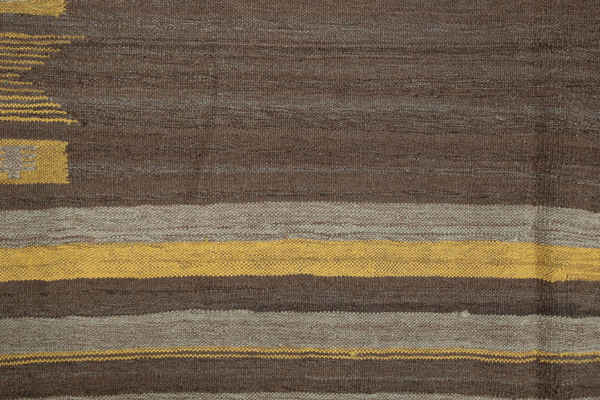 Matta, persisk kelim, ca 240 x 176 cm.