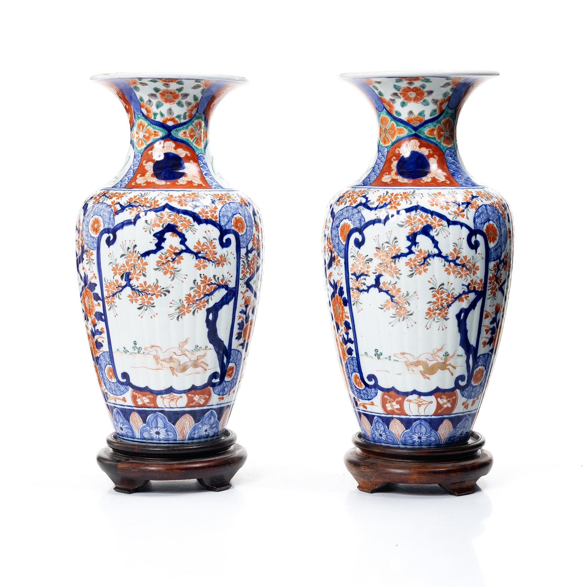 Golvvaser, ett par, Japan, 1800-tal.