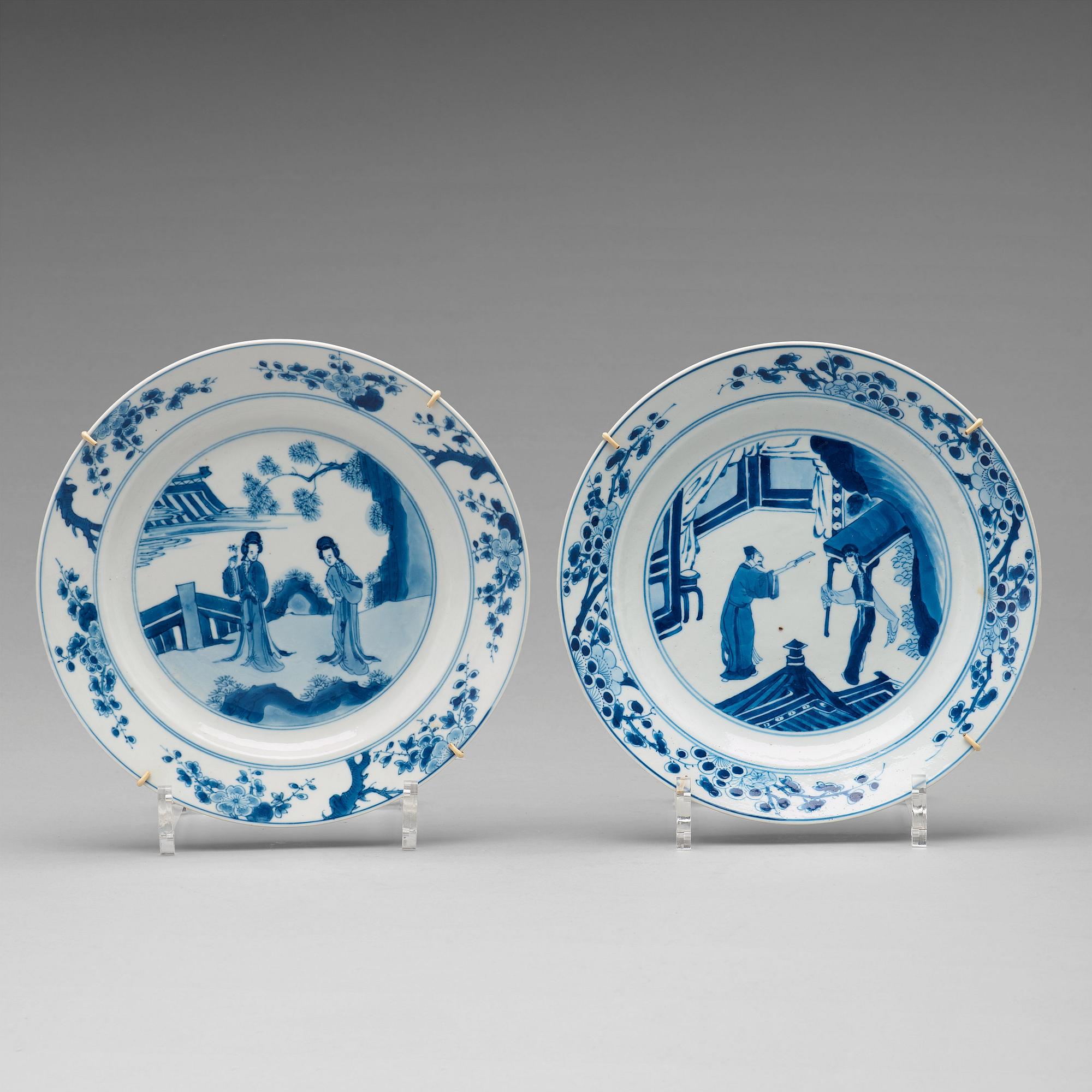 Two blue and white dishes, Qing dynasty, Kangxi (1662-1722).
