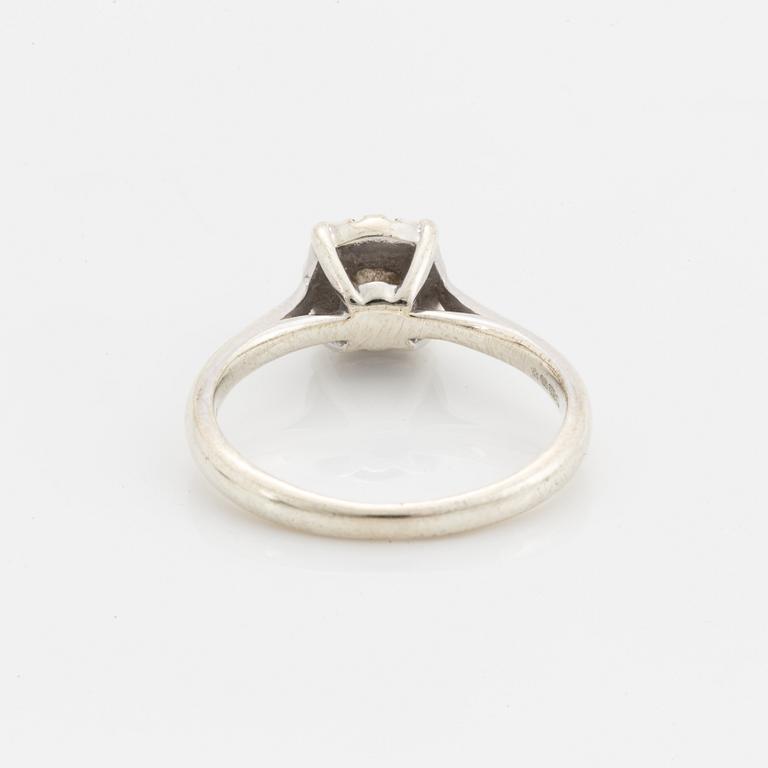 Brilliant-cut diamond ring, total 0,30 ct according to engraving.