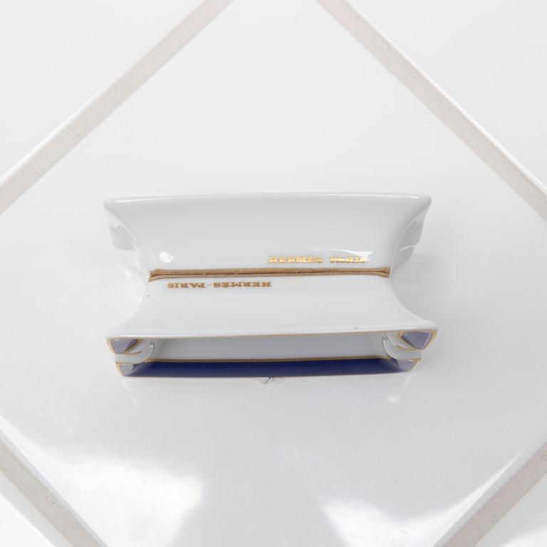 ASHTRAYS, 2, Hermès.