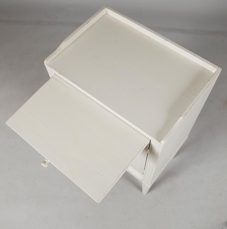 POTTSKÅP, gustavianskt stil, Solgården, 1900-talets andra hälft.