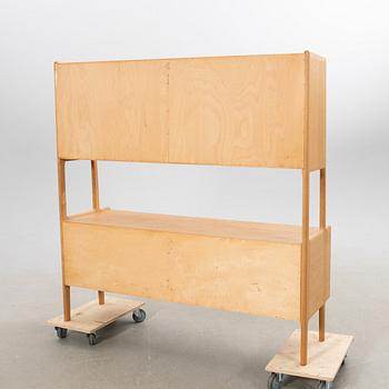 Hans J. Wegner, Skåp, "RY-20" för Ry Möbler, Danmark.