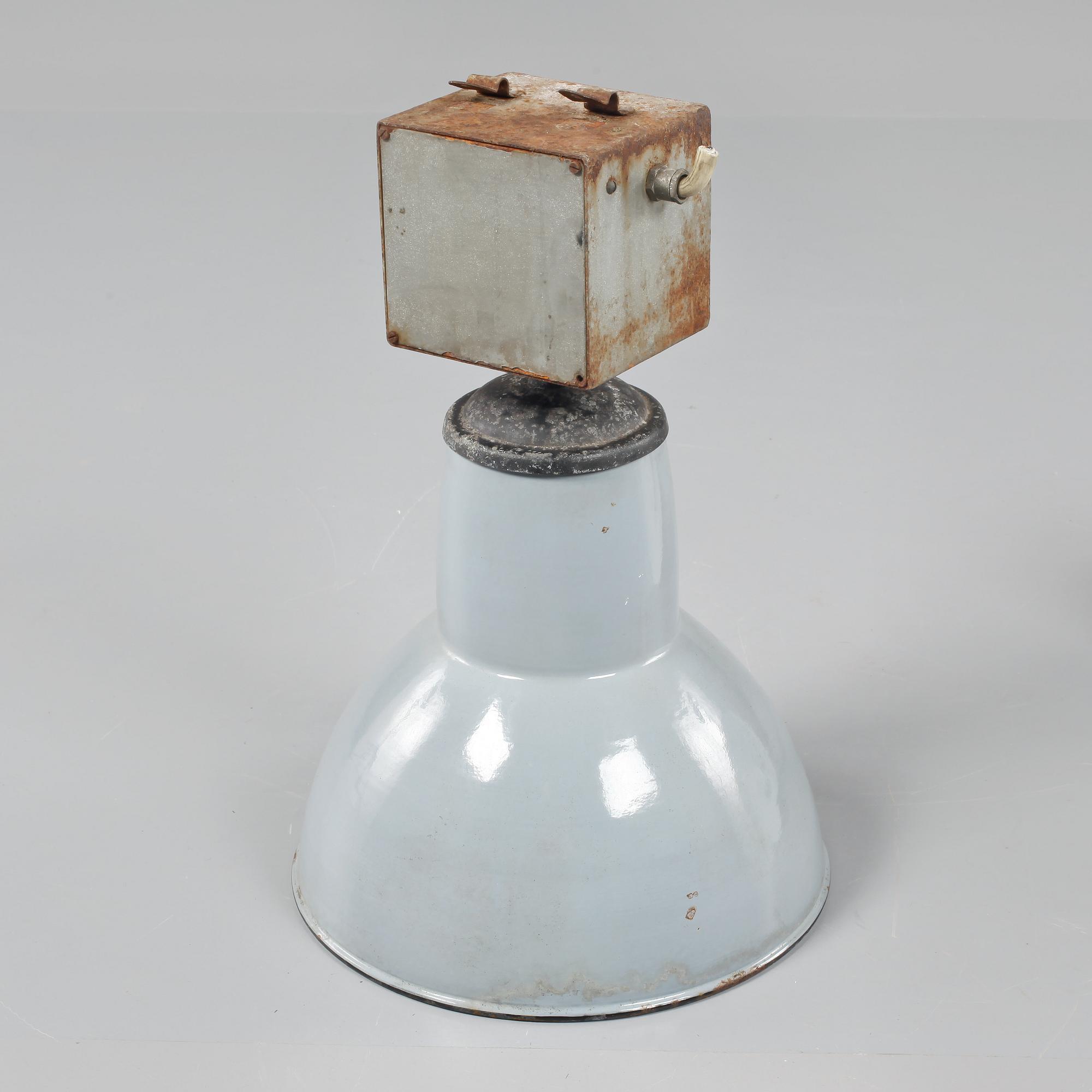 INDUSTRILAMPA, omkring 1900-talets mitt. Höjd 55 cm.