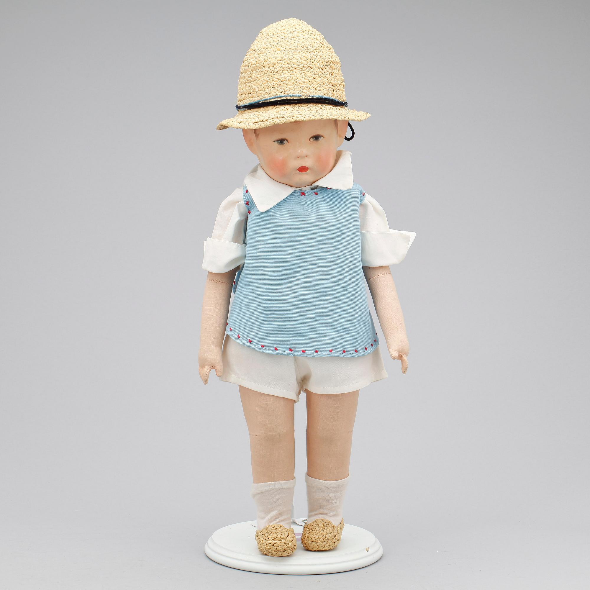 POJKDOCKA. Käthe Kruse, Tyskland, 1900-talets första hälft.