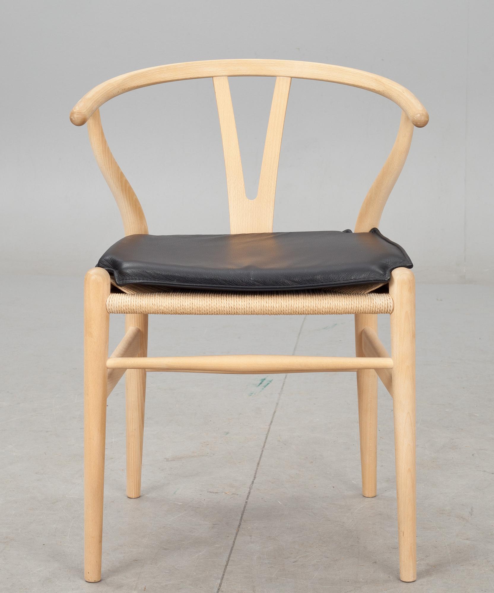 STOLAR, 4 st, "Y-stolen", Hans J Wegner, Carl Hansen & Son, 2006.