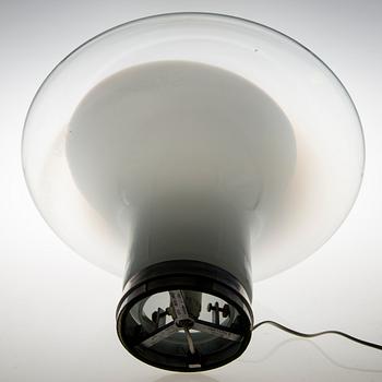 ANGELO MANGIAROTTI, PÖYTÄVALAISIN, "Lesbo", Artemide, Italia, 1980-luku. Malli muotoiltu v. 1967.