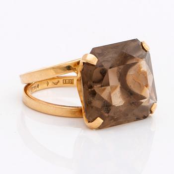 RING 18K gold smoky quartz approx 20 x 15 mm, size 55,5.