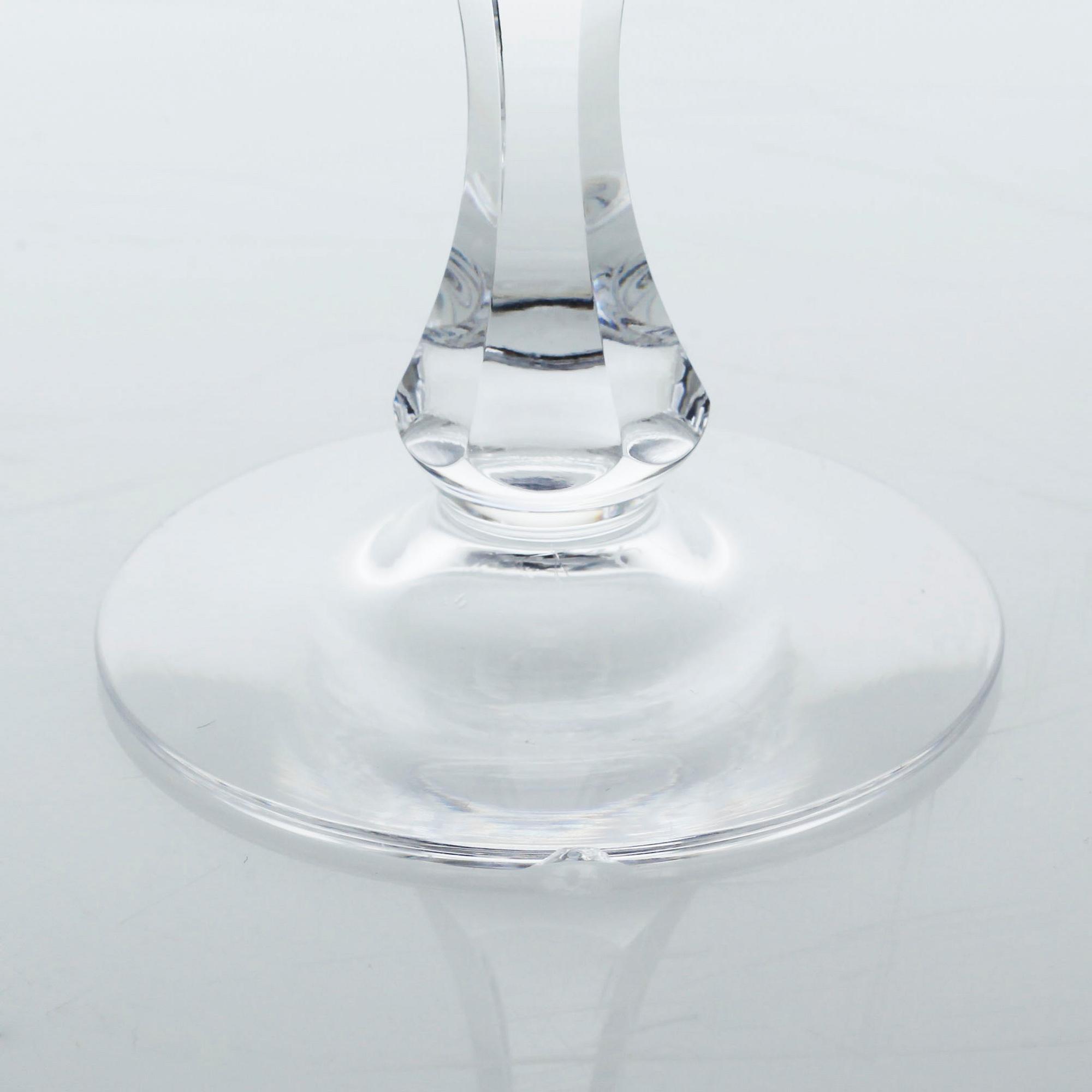 A glass tableware set of 22 pcs by Göran Wärff for Kosta, second half of the 20th century.