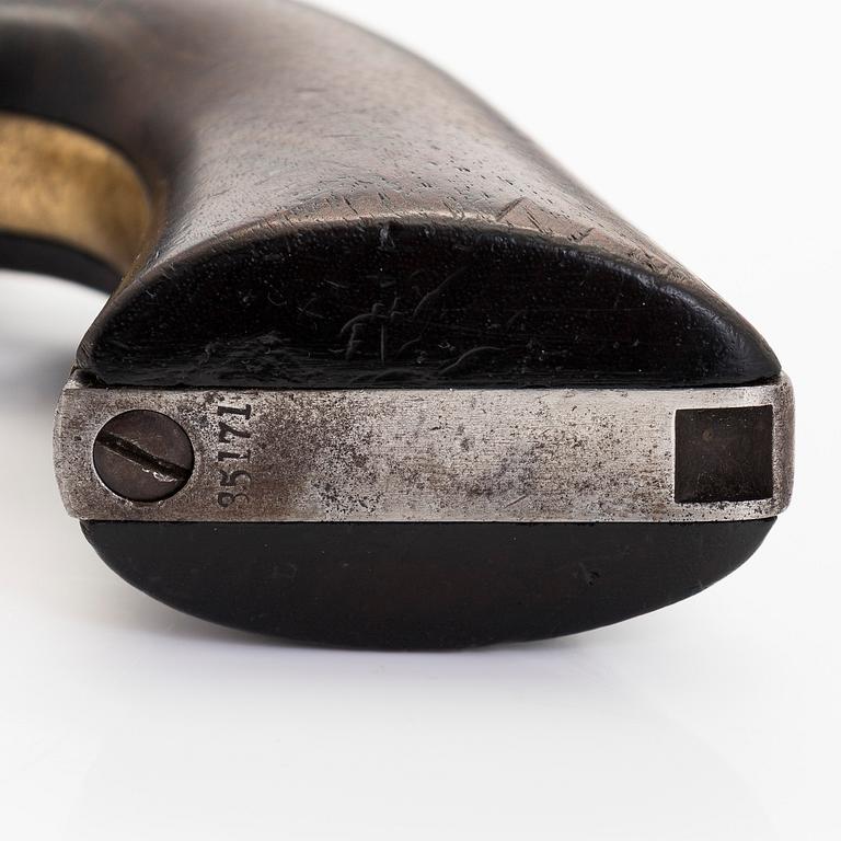 A Colt 1860 Army percussion revolver, serial no. 35171, manufactured 1862. Certificate included.