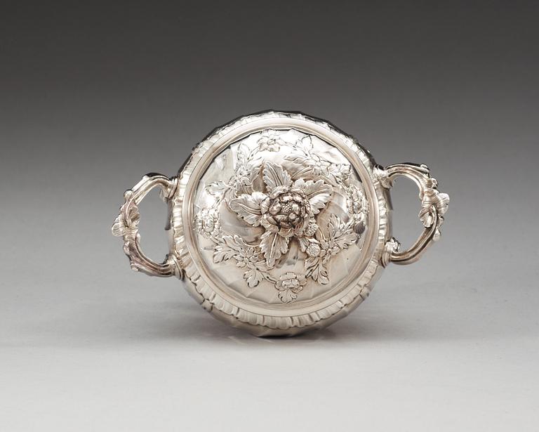 SOCKERSKÅL med lock, otydlig mästarstämpel, Grasse 1768. Rokoko.