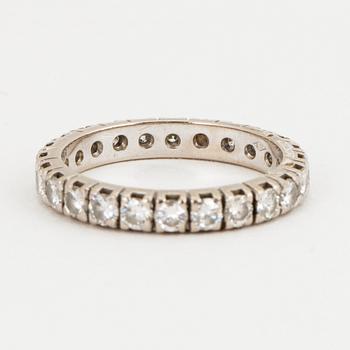 FULL ETERNITY RING, 18K white gold with 24 diamonds approx. 1.20 cts.