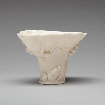 VINOFFERBÄGARE, blanc de chine. Kina, 1600-tal.