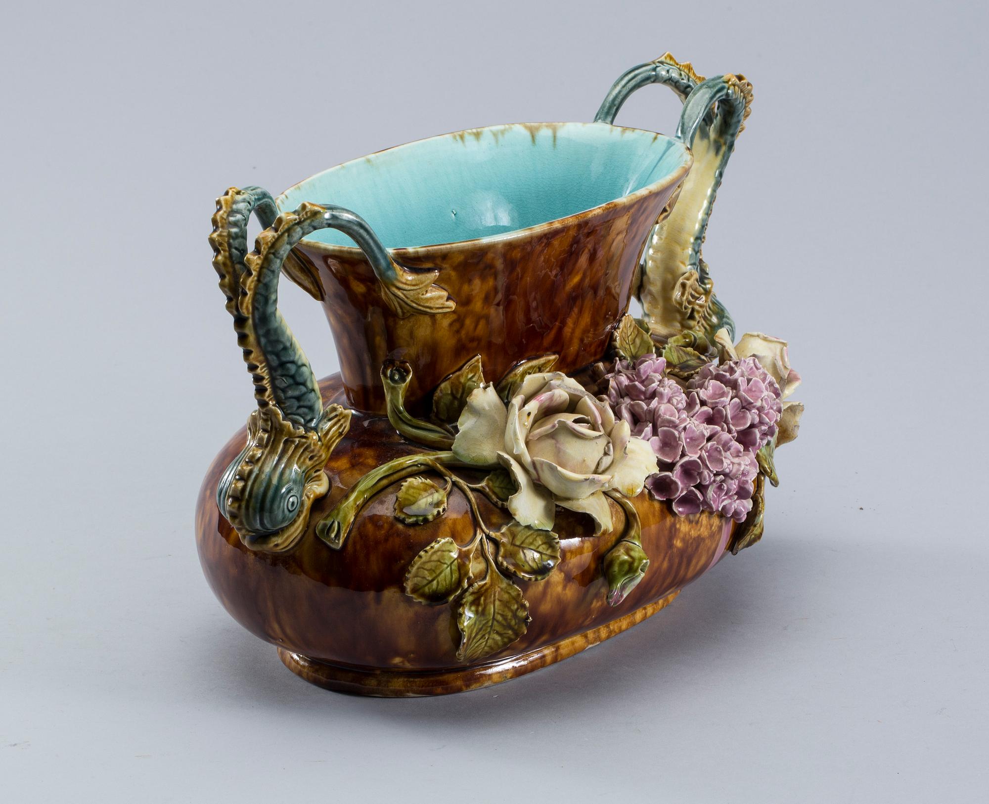 URNA, nyrokoko, majolika, sent 1800-tal.