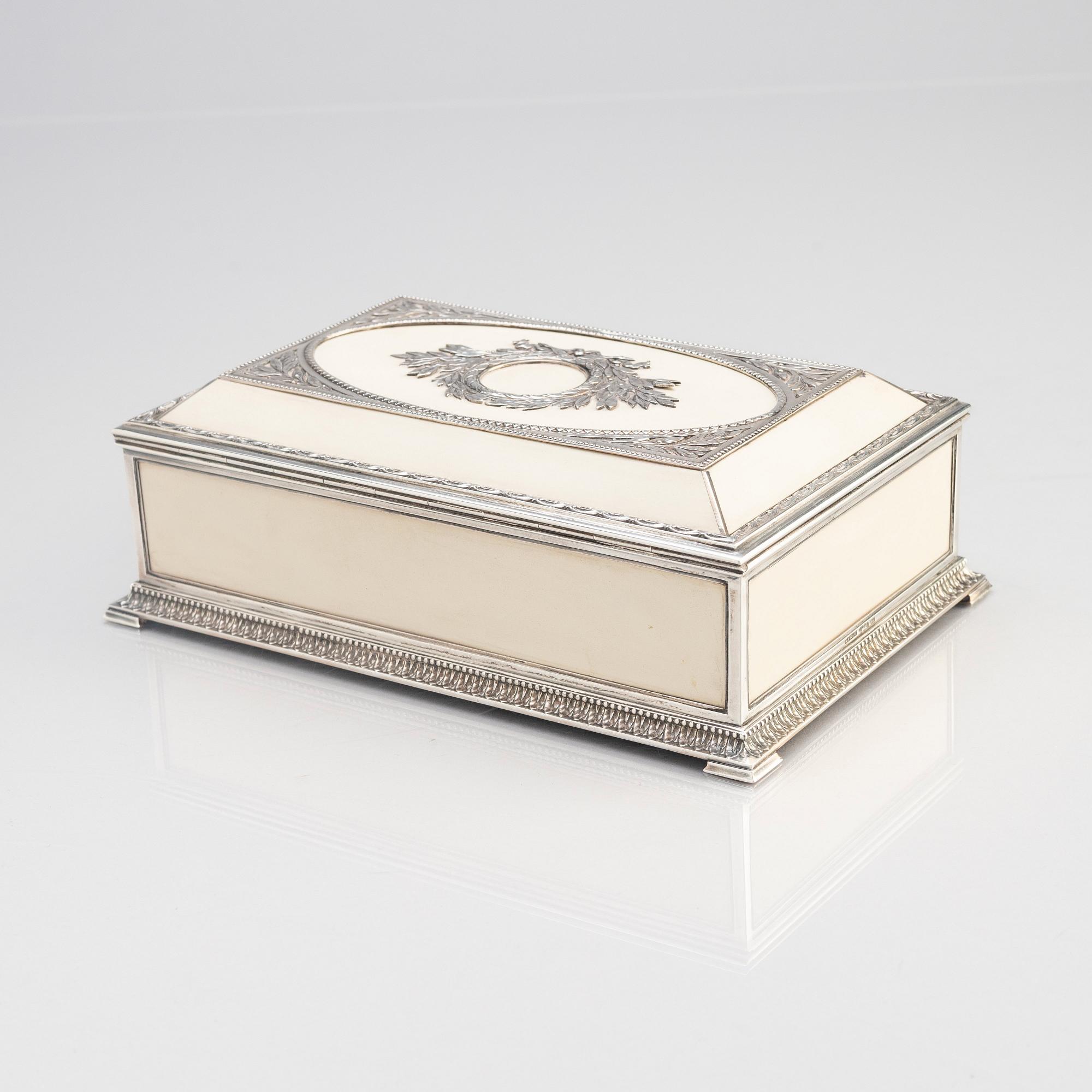 A rare silver enamel casket Moscow, W.A. Bolin, Moscow 1912–1917.