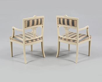 KARMSTOLAR, ett par, 1900-talets första hälft.