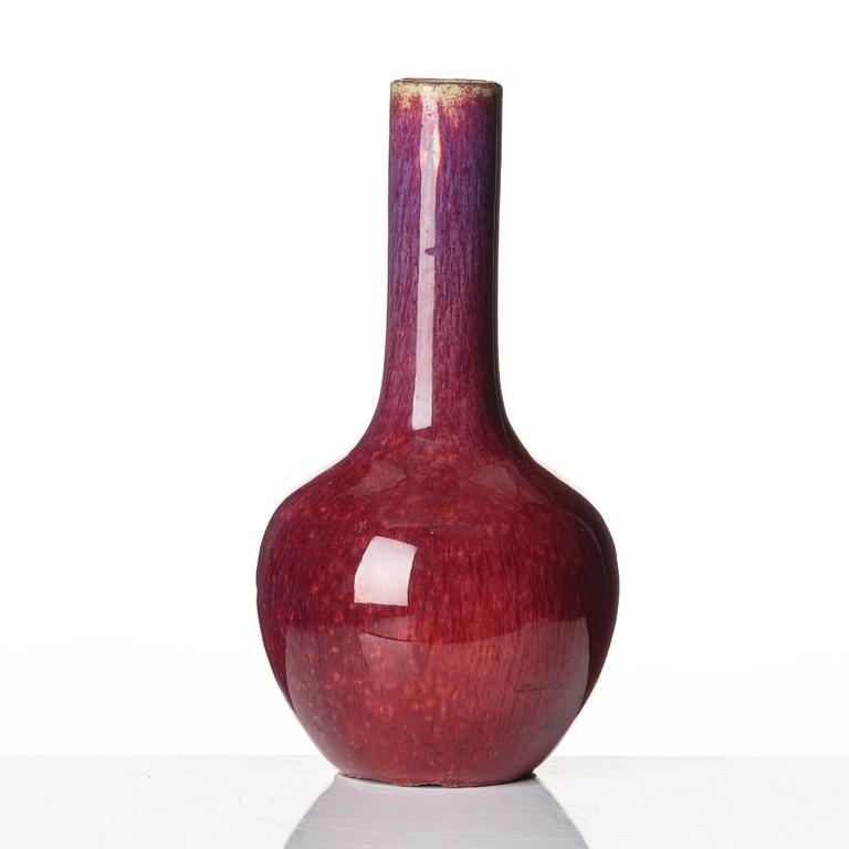 A flambé glazed vase, Qing dynasty, 19th century.