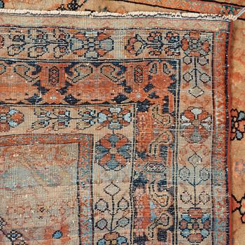 A RUG. An antique Kashan part silk, a so called Motachem. 200 x 95,5-108 cm.