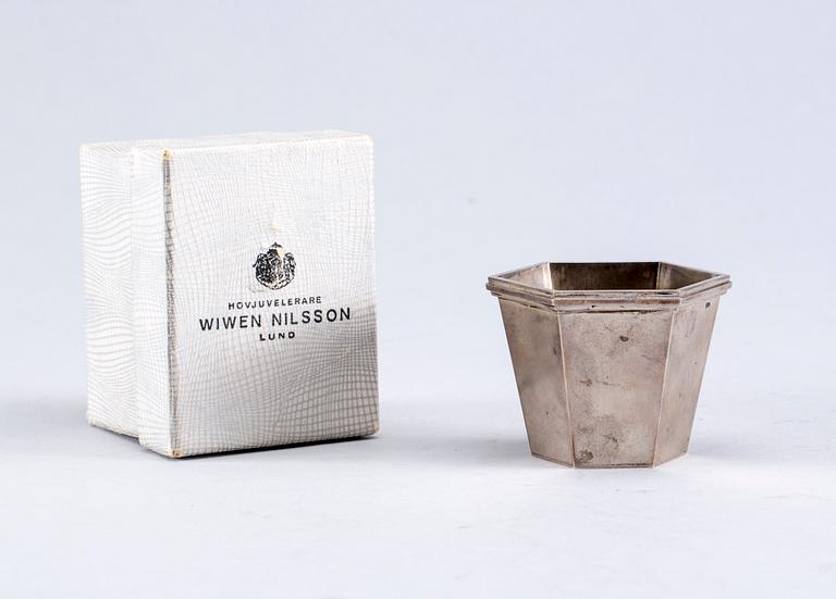 BÄGARE, silver, Wiwen Nilson, Lund 1965. 90g.