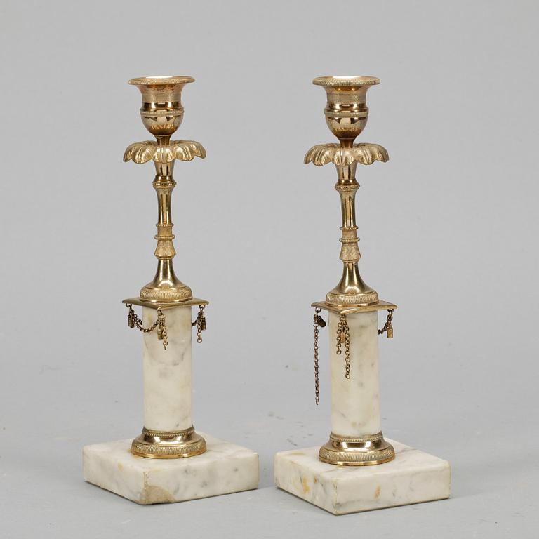 LJUSSTAKAR, ett par, sengustavianska, sekelskiftet 1800.