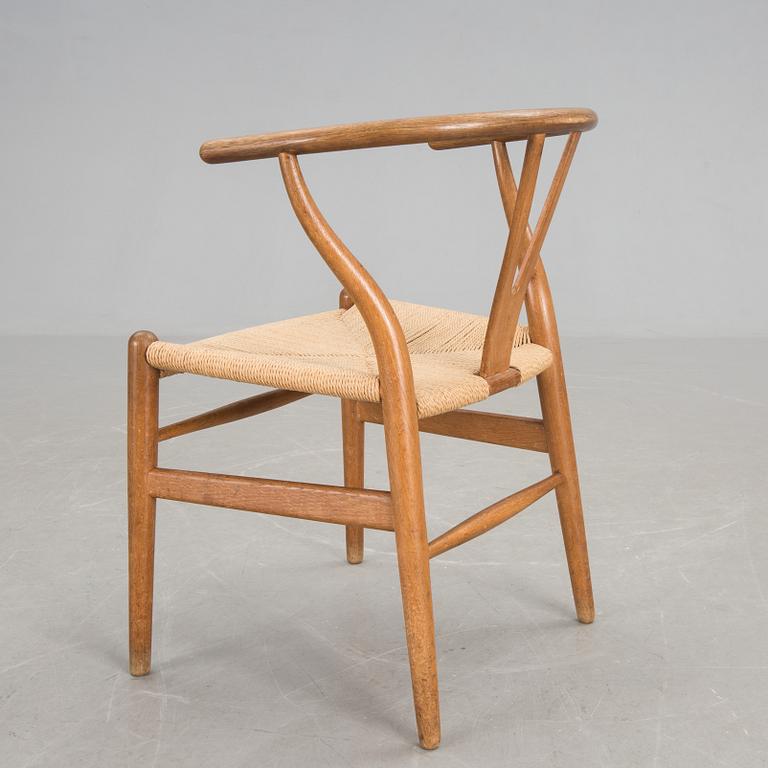 KARMSTOL, "Y-stolen", Hans J Wegner, MADE IN DENMARK BY CARL HANSEN & SON ODENSE DENMARK, 1960-tal.