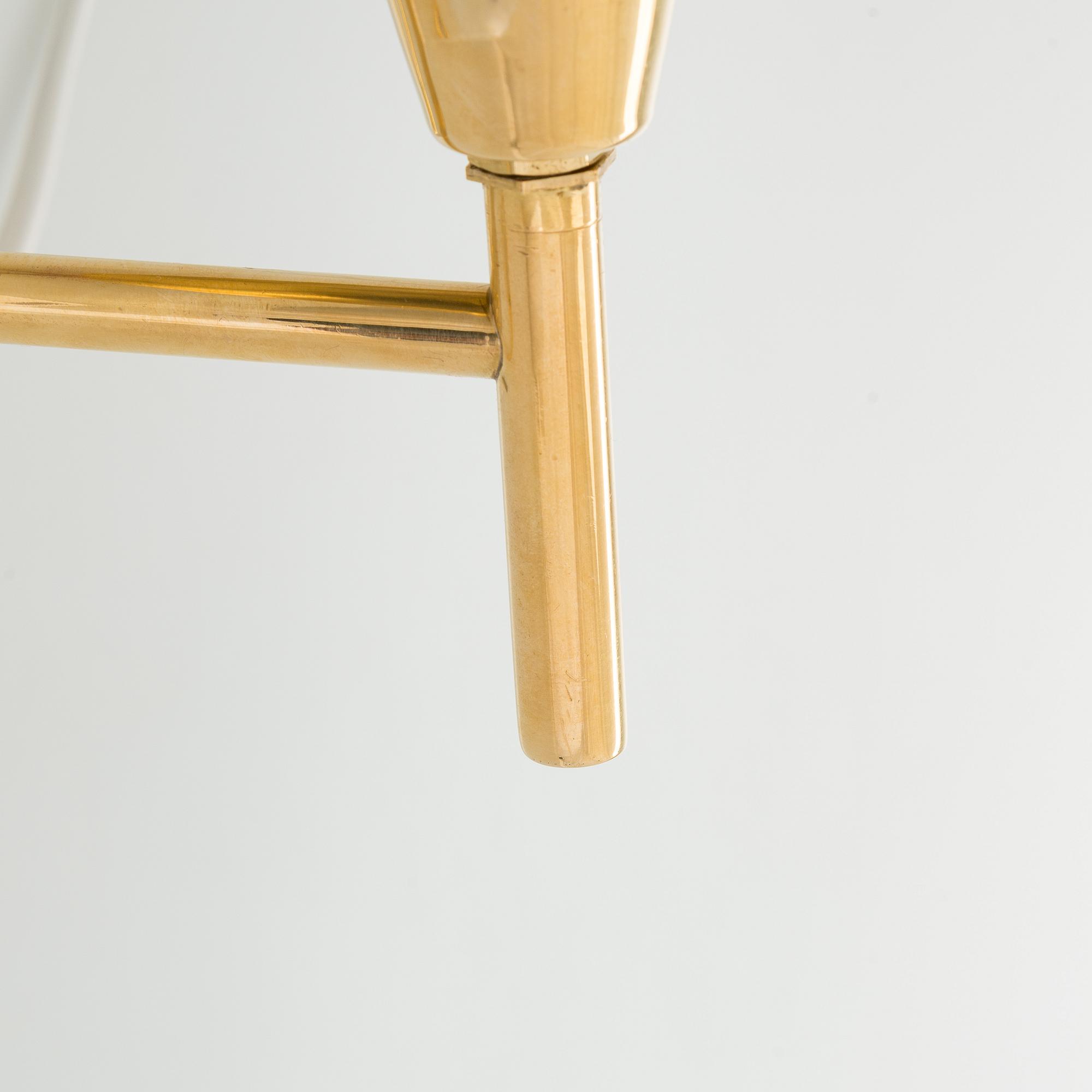 Seinävalaisin / pöytävalaisin, malli EV 57, Itsu 1900-luvun puoliväli.