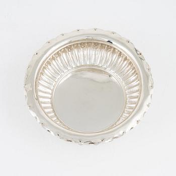 A silver jardinere, mid 20th Century.