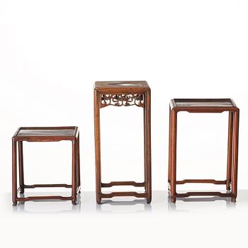 A set of three stands, Qing dynasty.
