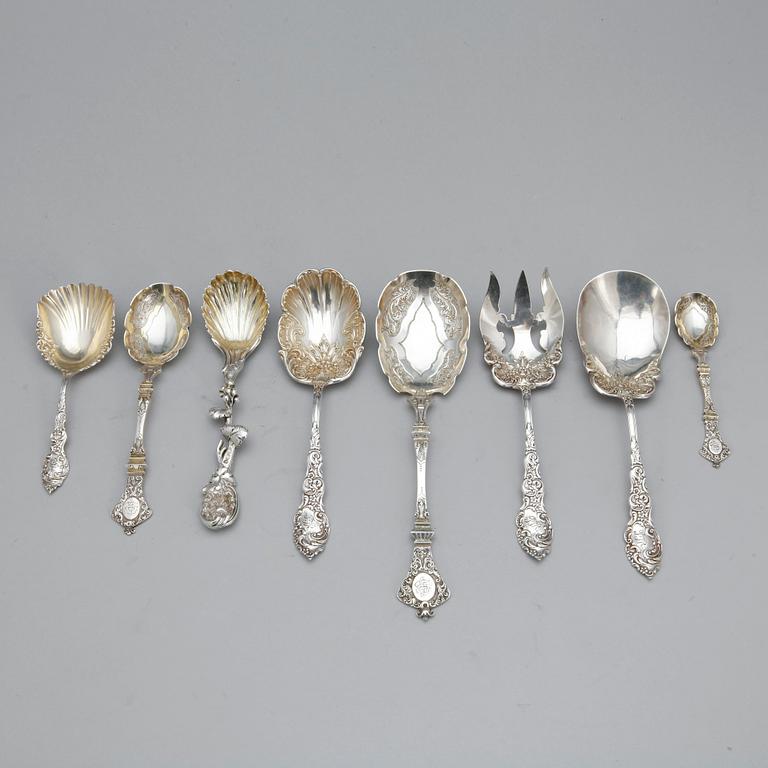 PARTI SKEDAR, silver, eklektisk- resp rokokostil, mest London och 1800-tal. Tot ca 830 gram.