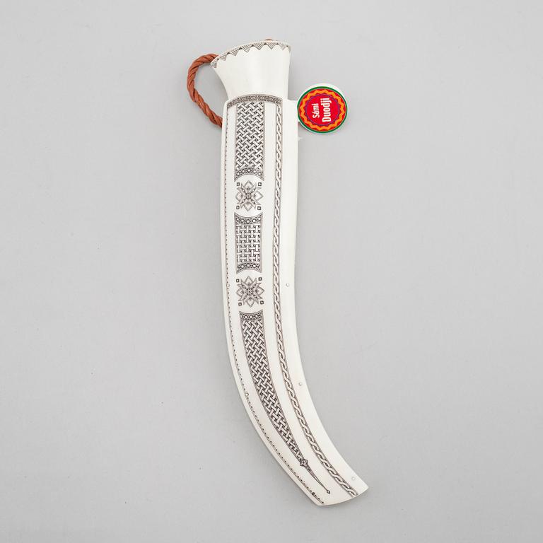 A knife by Jonas Sandström, signed and dated 2005.